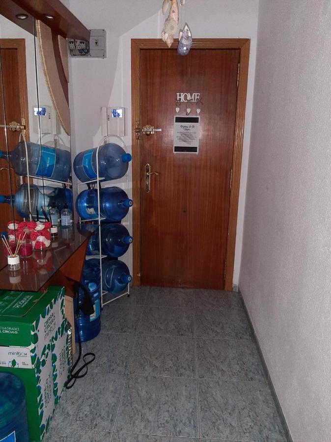 Habitacion Pequena En Piso Compartido Con 2 Adultos Валенсія Екстер'єр фото